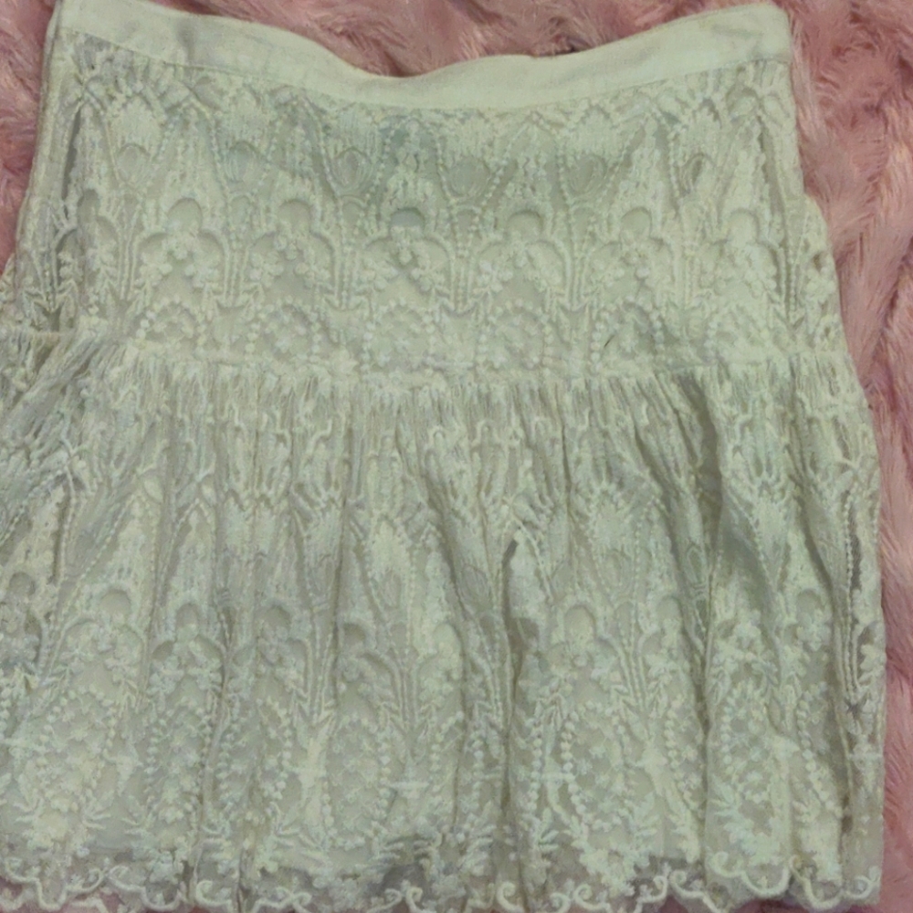 Lace mini skirt